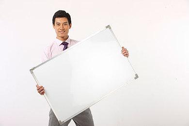 《野狗子》新预告和实机演示 少女大战恐怖怪物